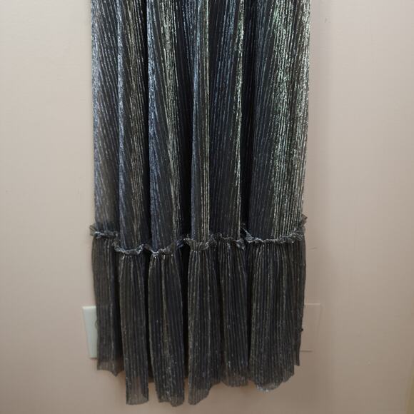 Dress The Population Metallic Liquid Fit and Flare Dress Size S - Picture 4 of 11